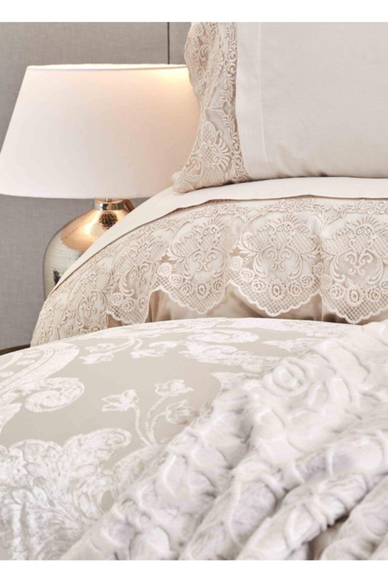 روتختی دو نفره ۱۰ پارچه ژاکارد مخمل برجسته برند Karaca Home مدل Valeria Royal Gold