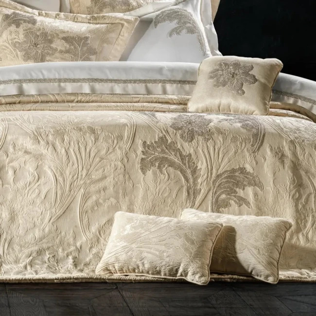 روتختی دو نفره کرمی ۱۲ پارچه برند zebra casa مدل gisele