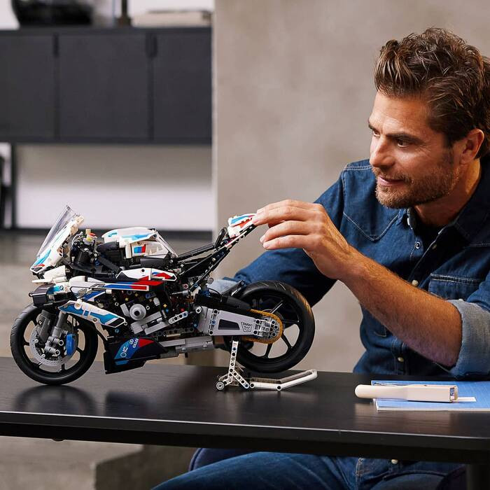 لگو موتور بی ام و سری تکنیک کد 42130 مدل bmw M 1000 RR